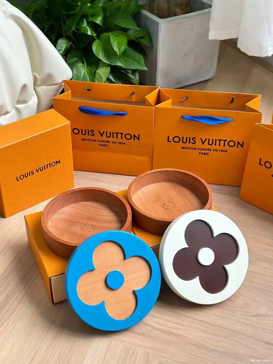 CUSTOM FLOWER LV BOX 0605